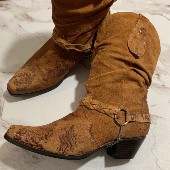 Oak Tree Farms Woman Western Boots Tan 